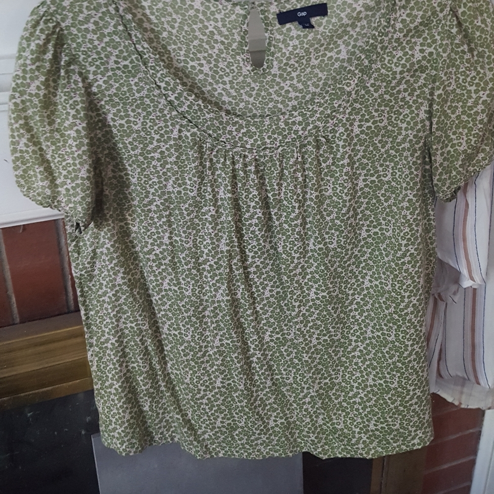 GAP med shirt